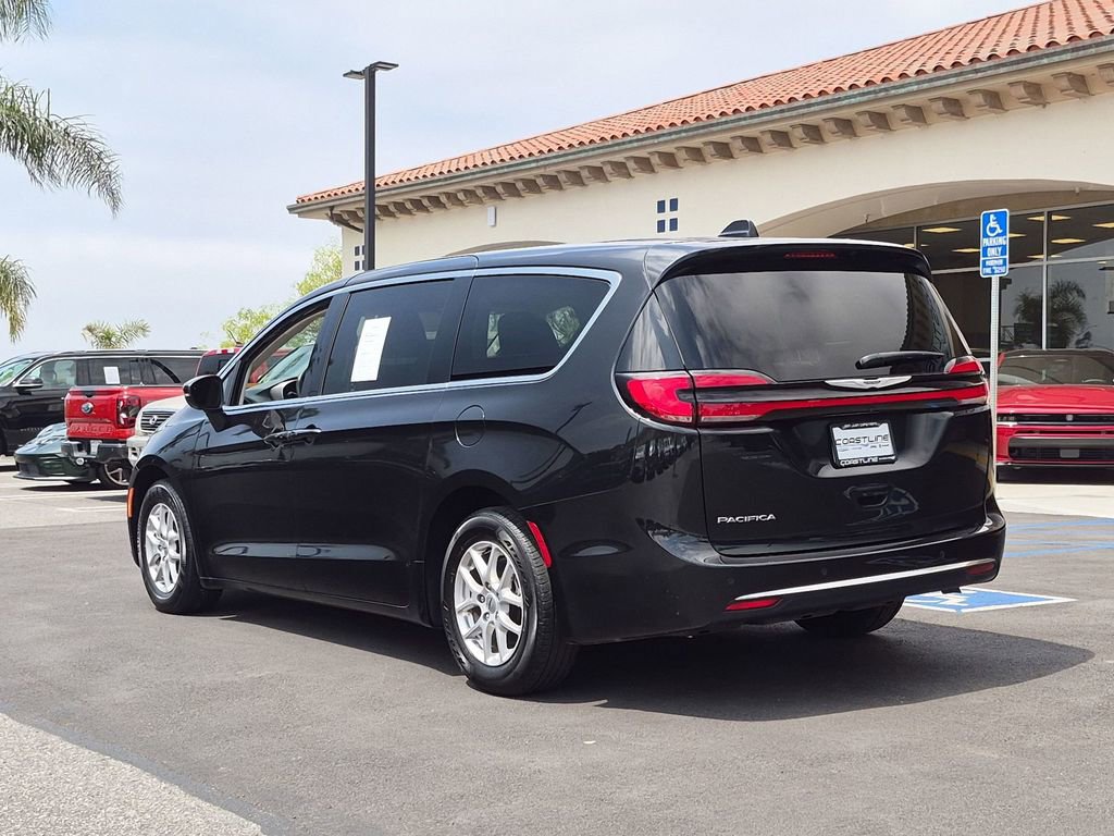 Certified 2023 Chrysler Pacifica Touring-L FWD image 7