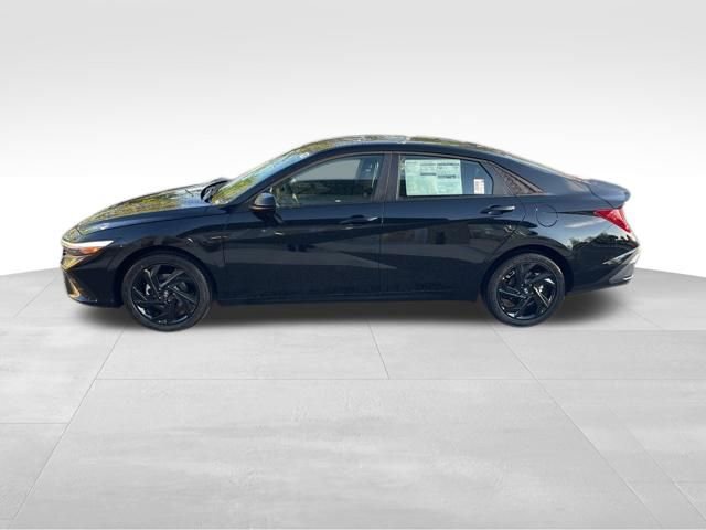 New 2026 Hyundai Elantra Sport FWD image 4