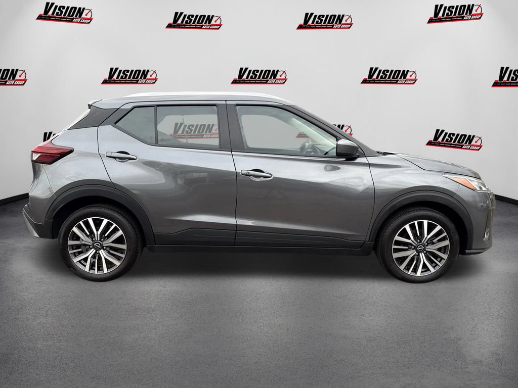 Used 2024 Nissan Kicks SV FWD image 4
