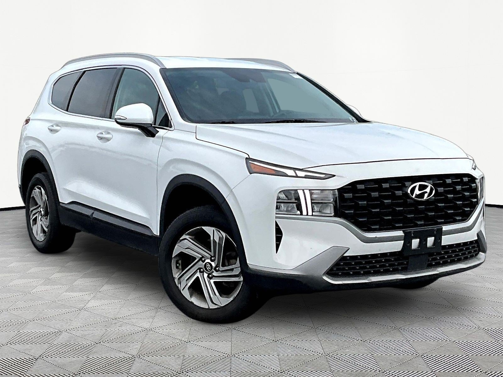 Used 2023 Hyundai Santa Fe SEL AWD/4WD image 3