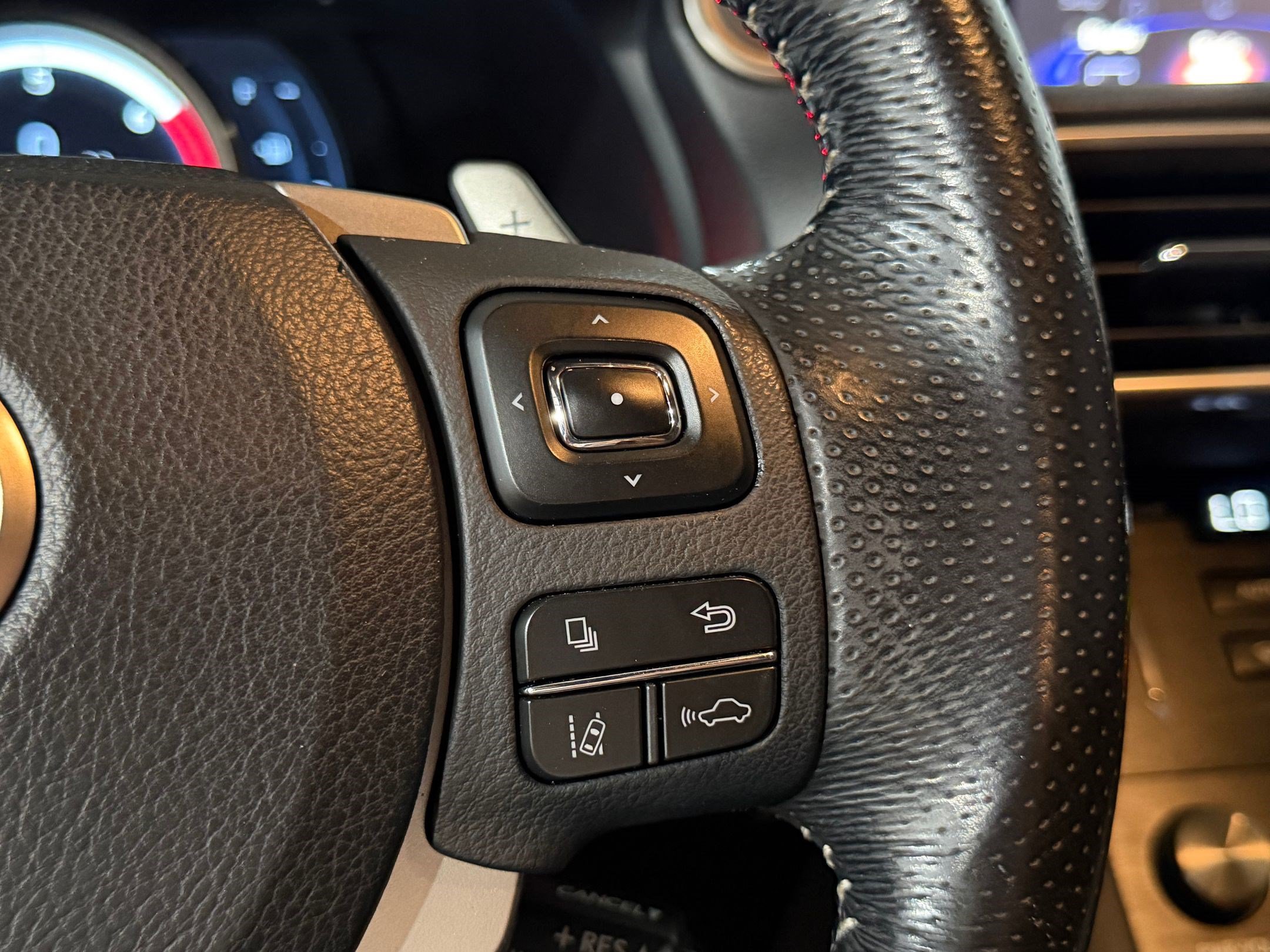 Used 2017 Lexus IS 200t F Sport w/ F Sport Package RWD image 14