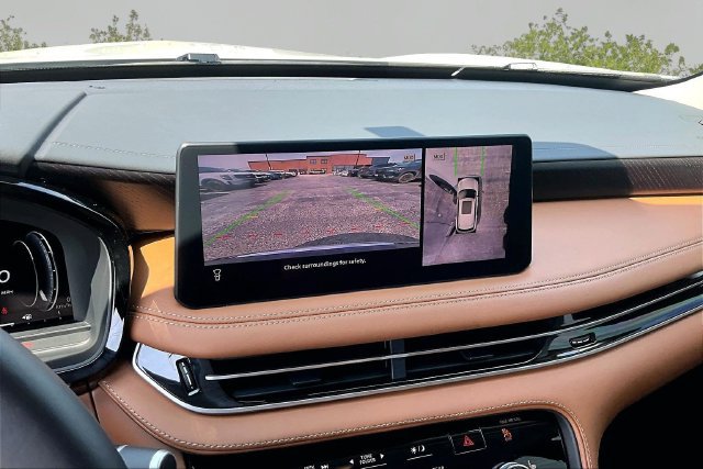 Used 2025 INFINITI QX60 Sensory w/ Cargo Package AWD/4WD image 19