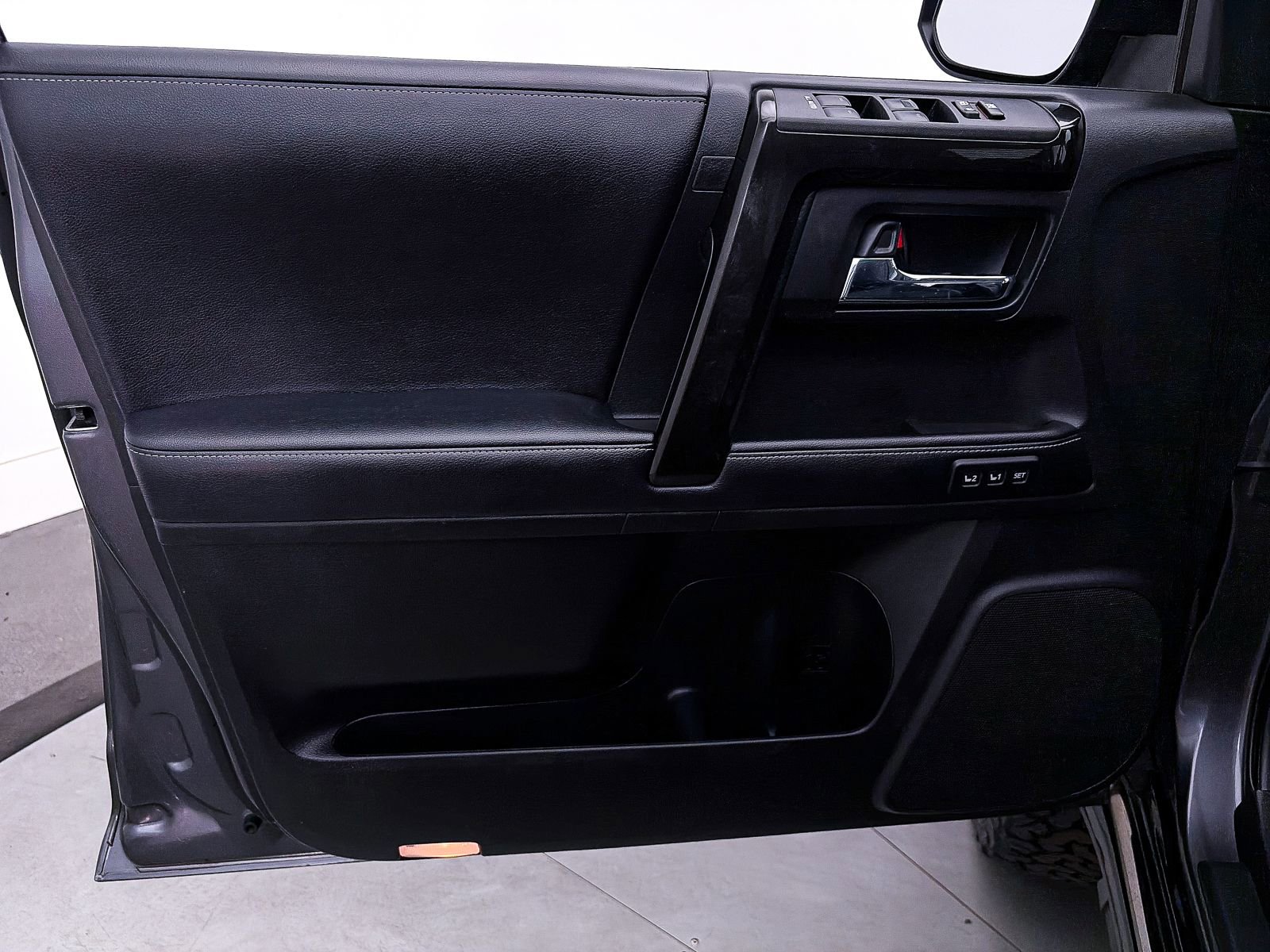 Used 2019 Toyota 4Runner Limited AWD/4WD image 19