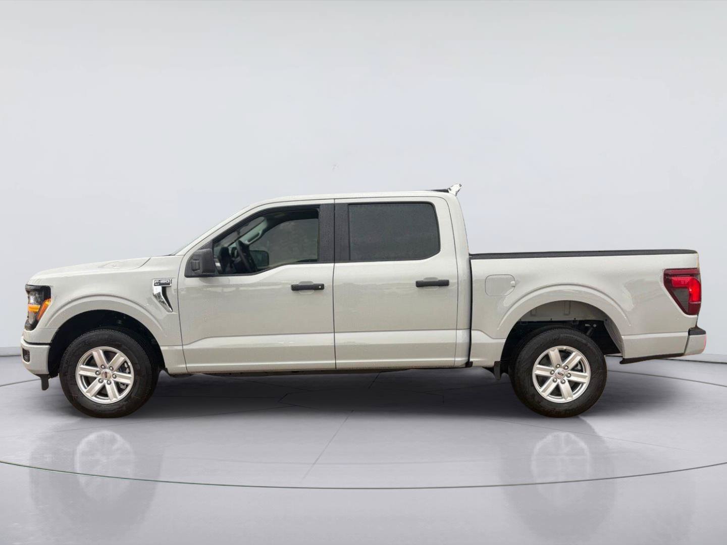 Used 2026 Ford F150 XLT RWD image 2