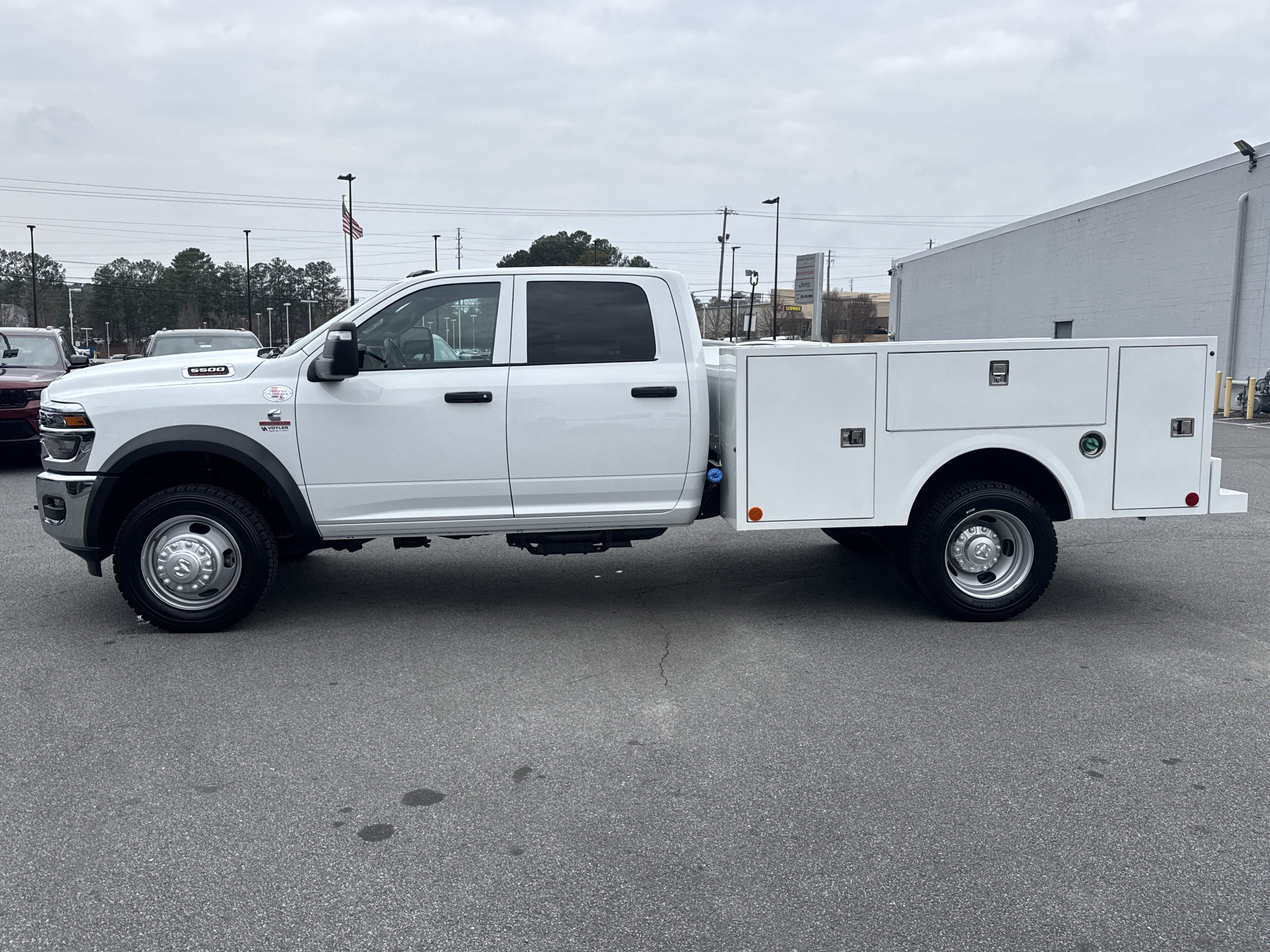 New 2026 RAM 5500 Tradesman w/ Chrome Appearance Group AWD/4WD image 7
