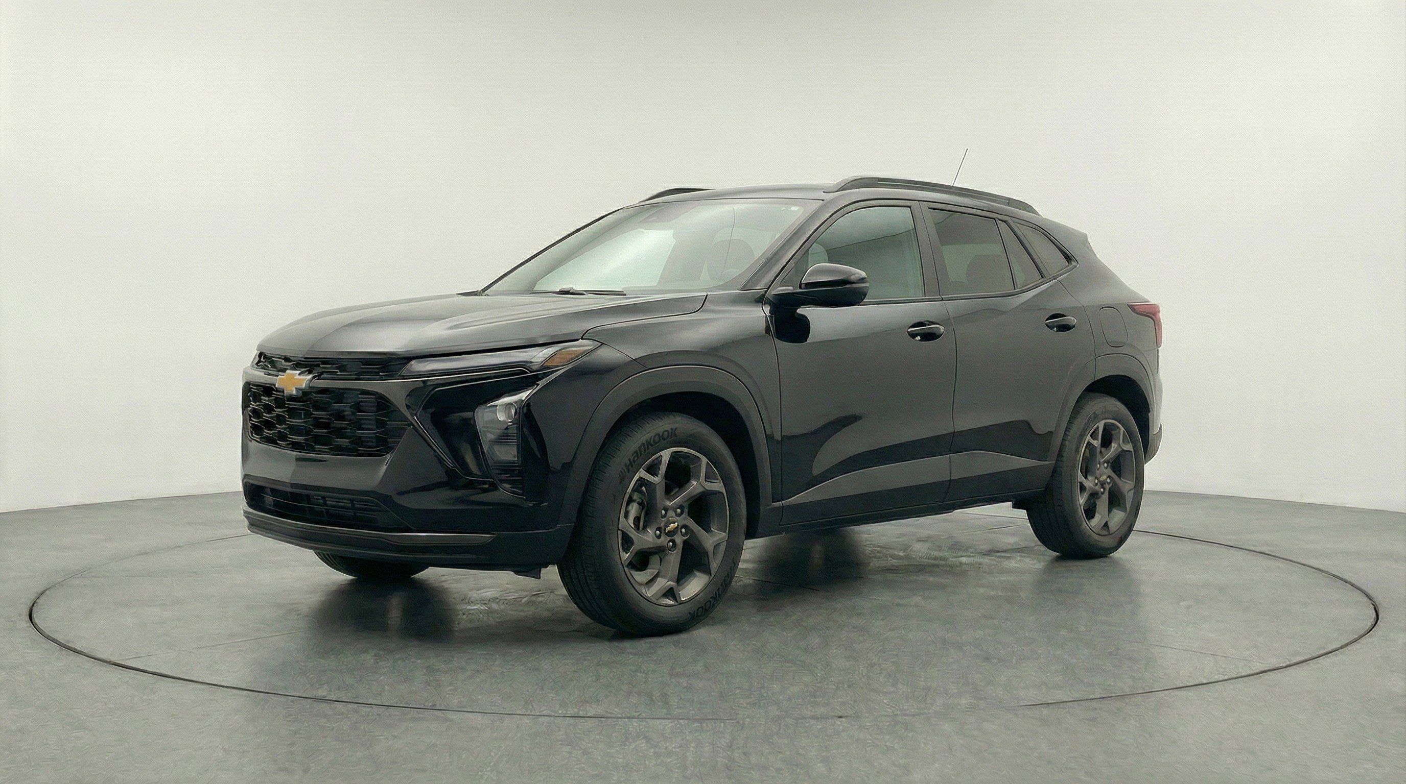 Used 2025 Chevrolet Trax LT image 3