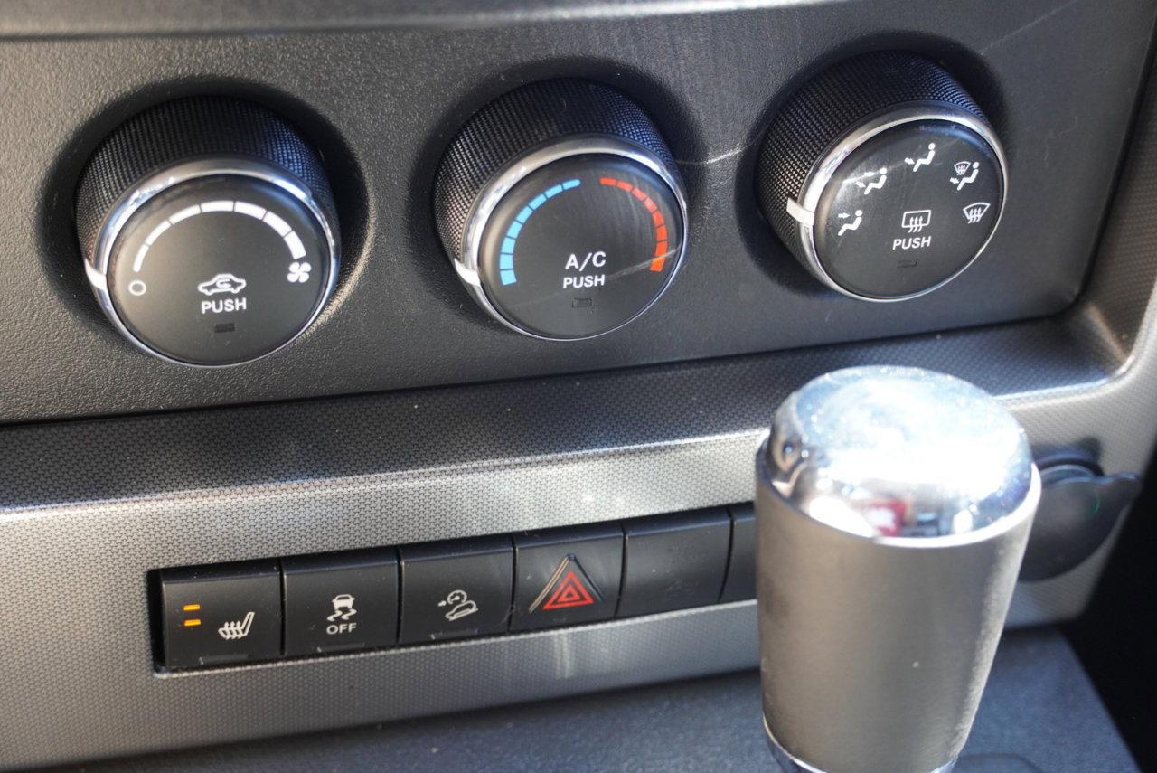 Used 2011 Jeep Liberty Sport image 22