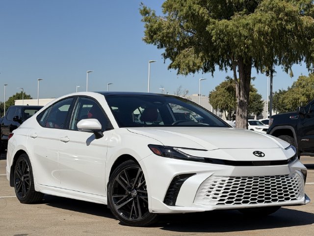 Used 2026 Toyota Camry XSE FWD image 2