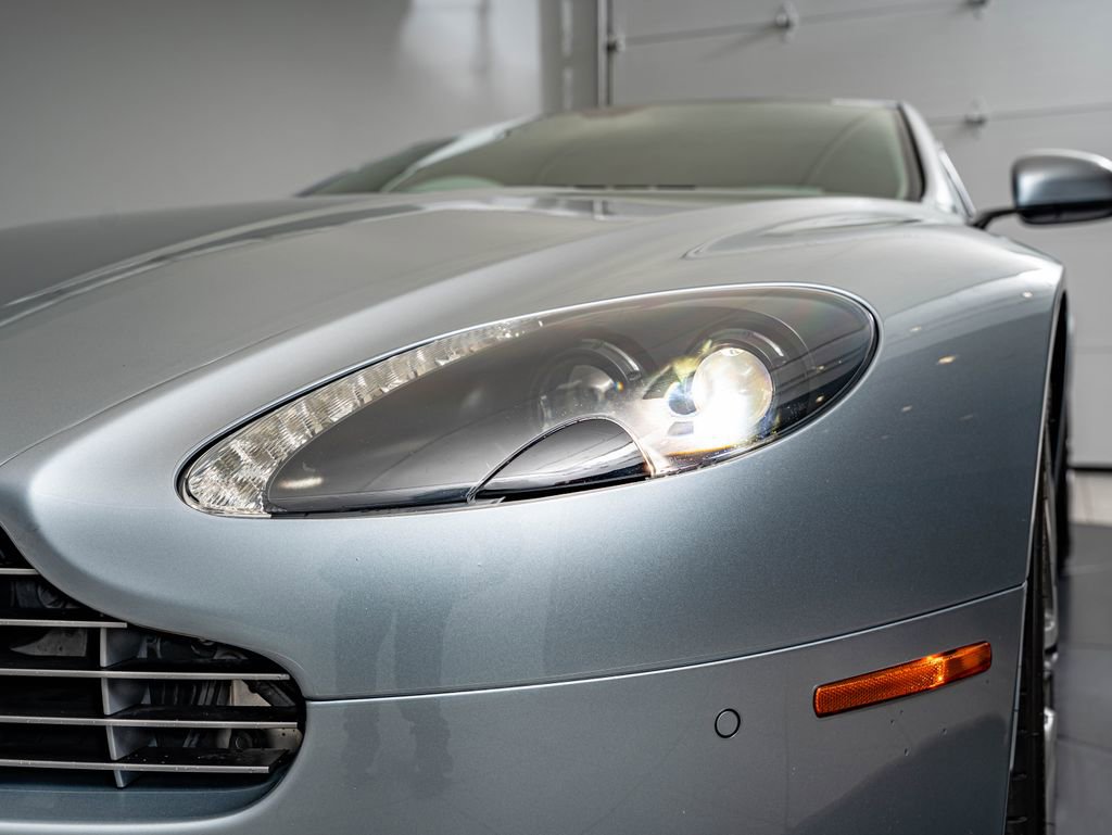 Used 2015 Aston Martin V8 Vantage GT RWD image 11