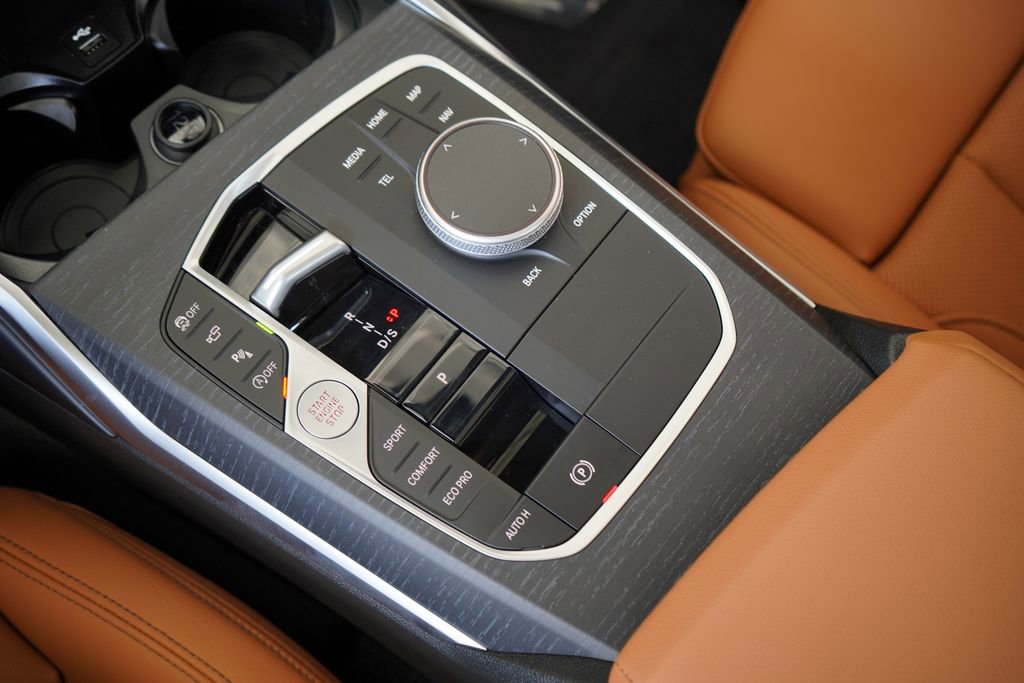 Used 2025 BMW 230i Coupe w/ Convenience Package image 18