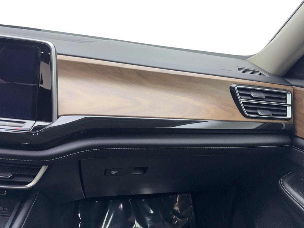 Used 2025 Volkswagen Atlas SE FWD image 63