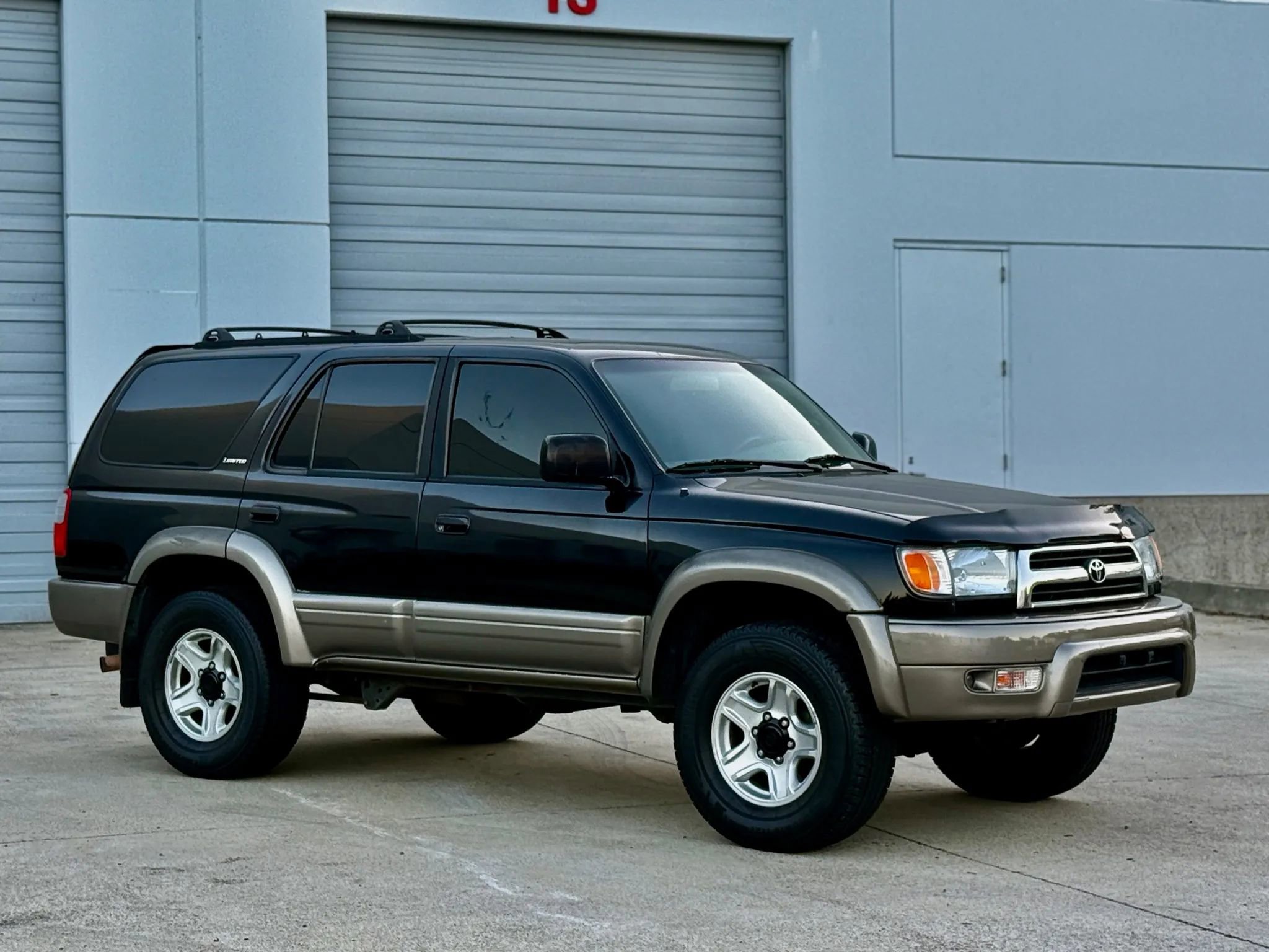 Used 1999 Toyota 4Runner Limited image 3