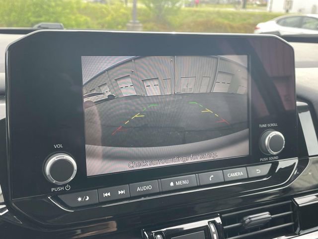 Used 2025 Nissan Pathfinder SV image 26