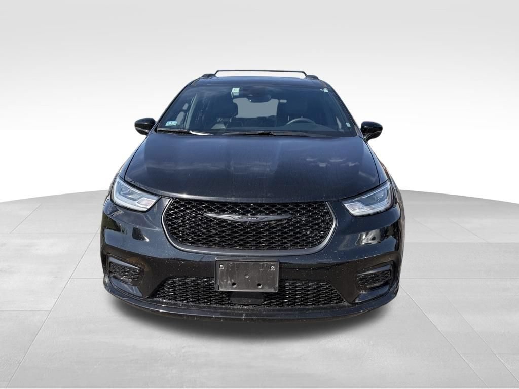 Used 2025 Chrysler Pacifica Limited FWD image 2