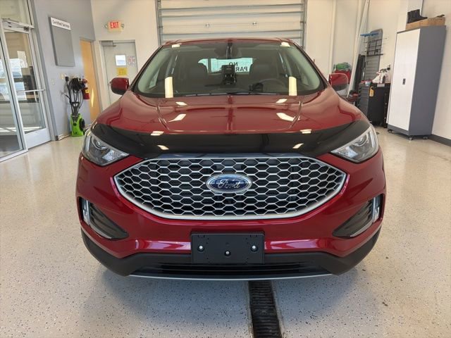 Used 2024 Ford Edge SEL w/ Convenience Package AWD/4WD image 3