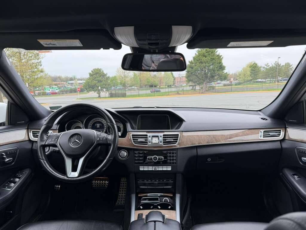 Used 2014 Mercedes-Benz E 350 4MATIC Sedan image 10