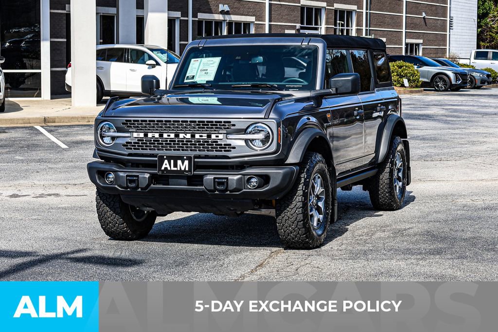 Used 2025 Ford Bronco Badlands image 3