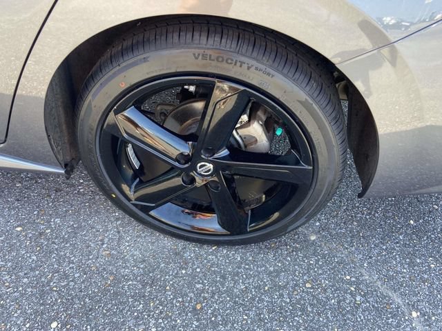 Used 2022 Nissan Sentra SR w/ Electronics Package FWD image 8