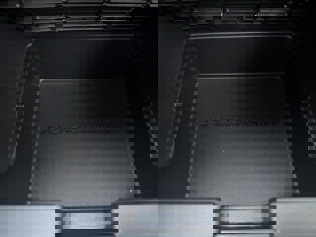 Used 2025 Toyota Prius XLE image 32