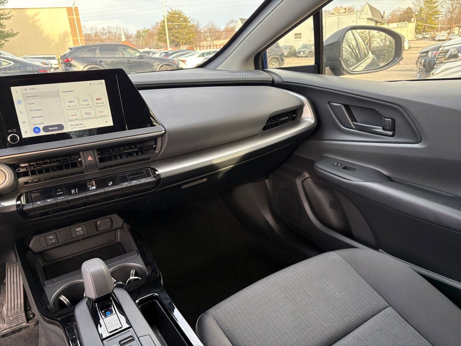 Used 2025 Toyota Prius LE image 33