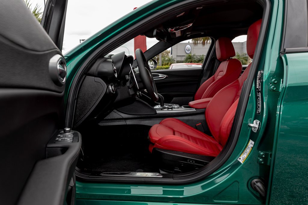 New 2025 Alfa Romeo Giulia w/ Veloce Package Rwd image 24