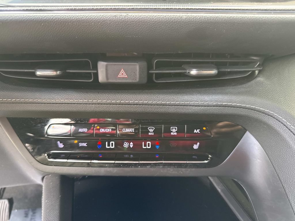 Used 2023 Buick Envision Essence FWD image 30