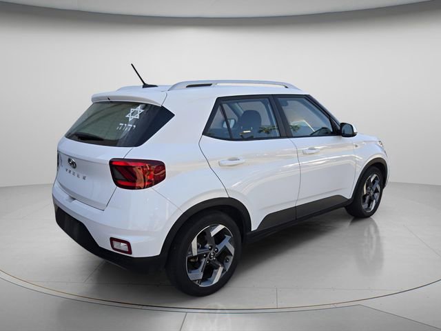 Used 2023 Hyundai Venue SEL w/ Cargo Package FWD image 5