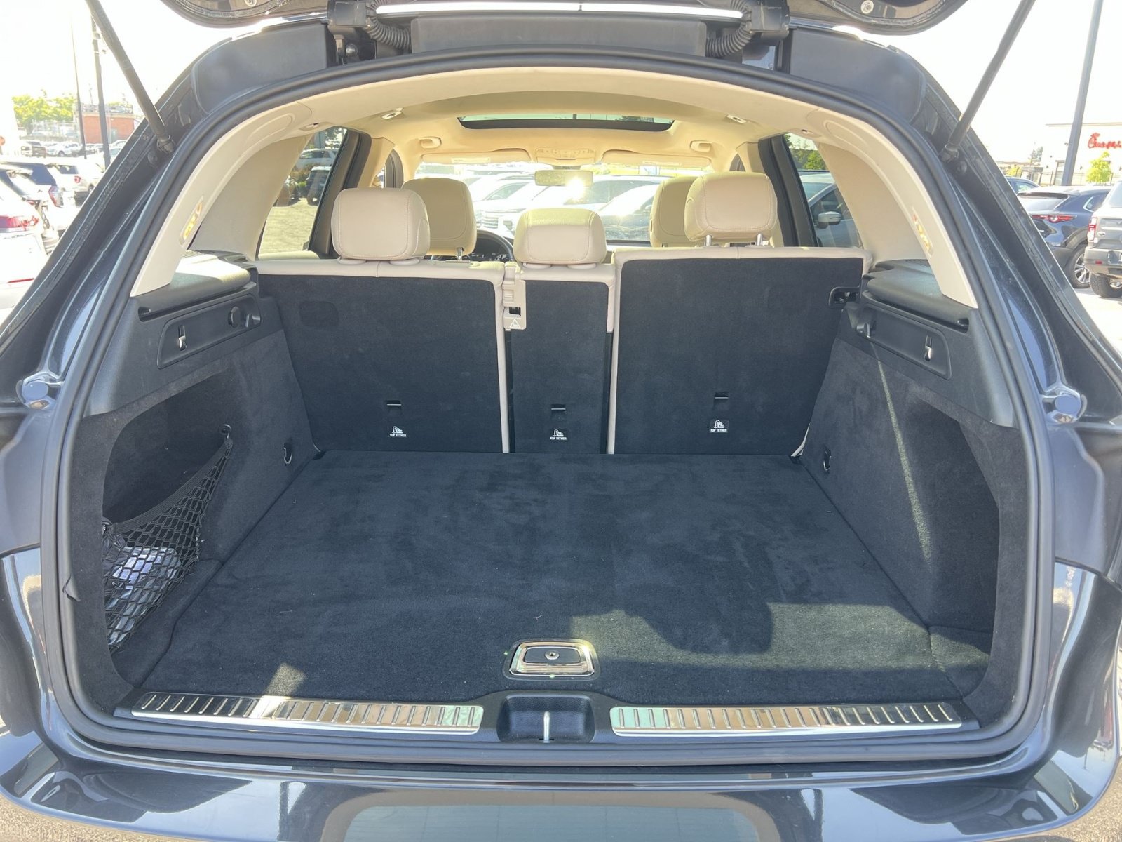 Used 2021 Mercedes-Benz GLC 300 4MATIC w/ Premium Package image 32