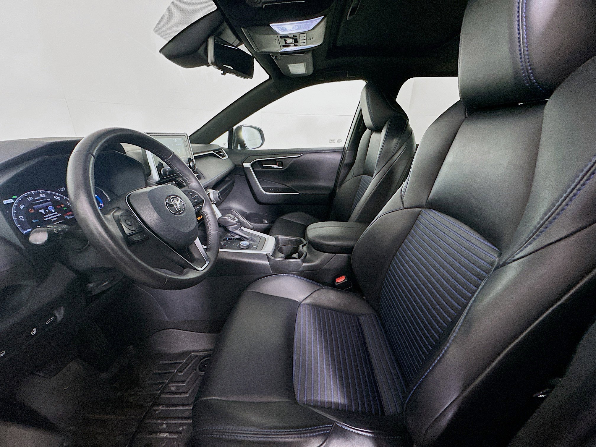 Used 2019 Toyota RAV4 XSE image 13