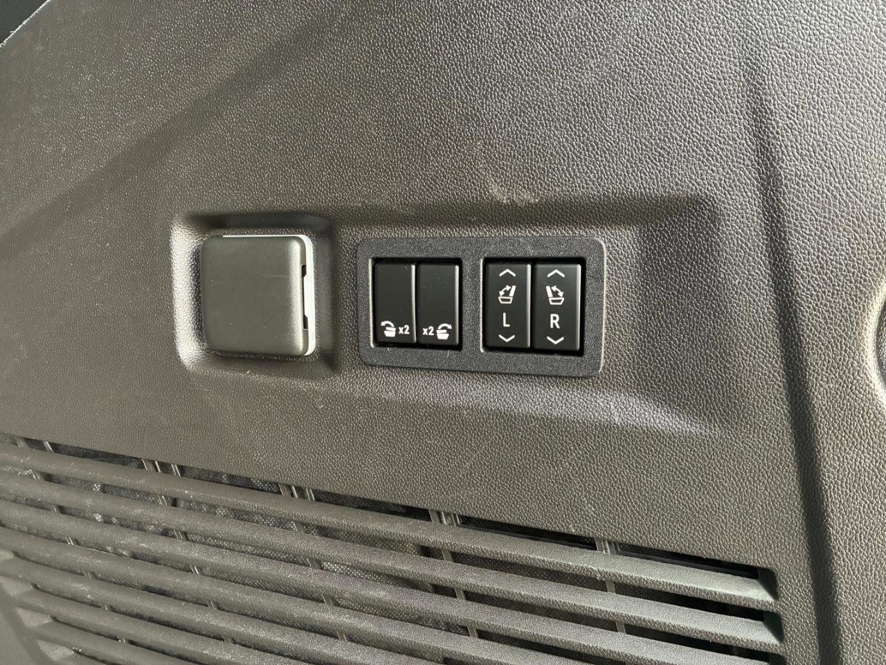 Used 2021 Chevrolet Tahoe LT w/ Luxury Package image 30