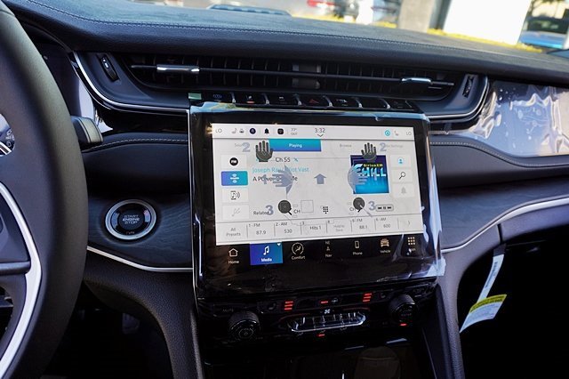 New 2023 Jeep Grand Cherokee Limited 4xe image 33