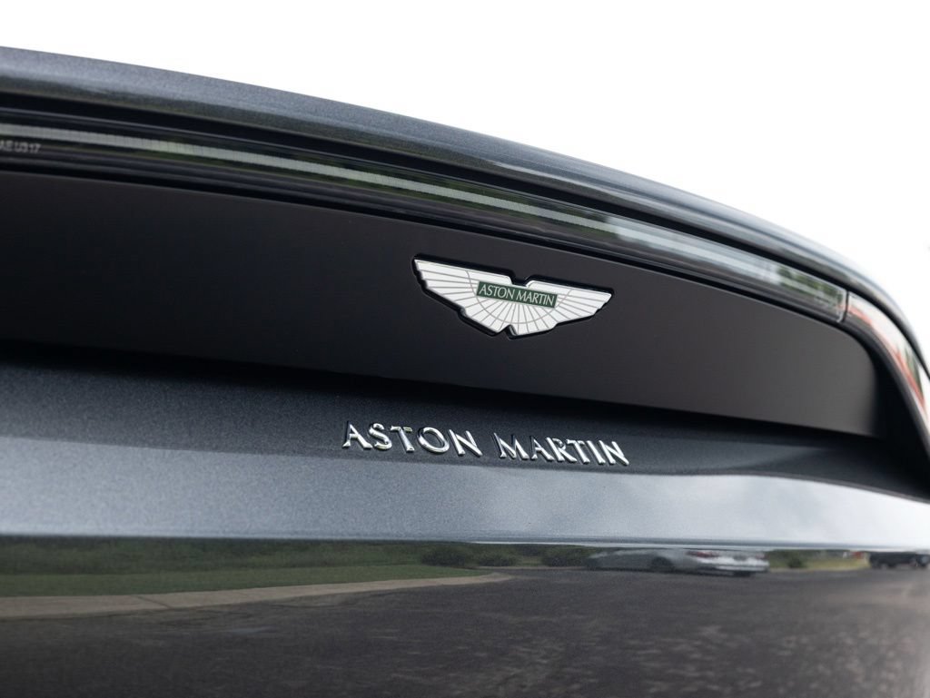Used 2021 Aston Martin V8 Vantage Roadster RWD image 47