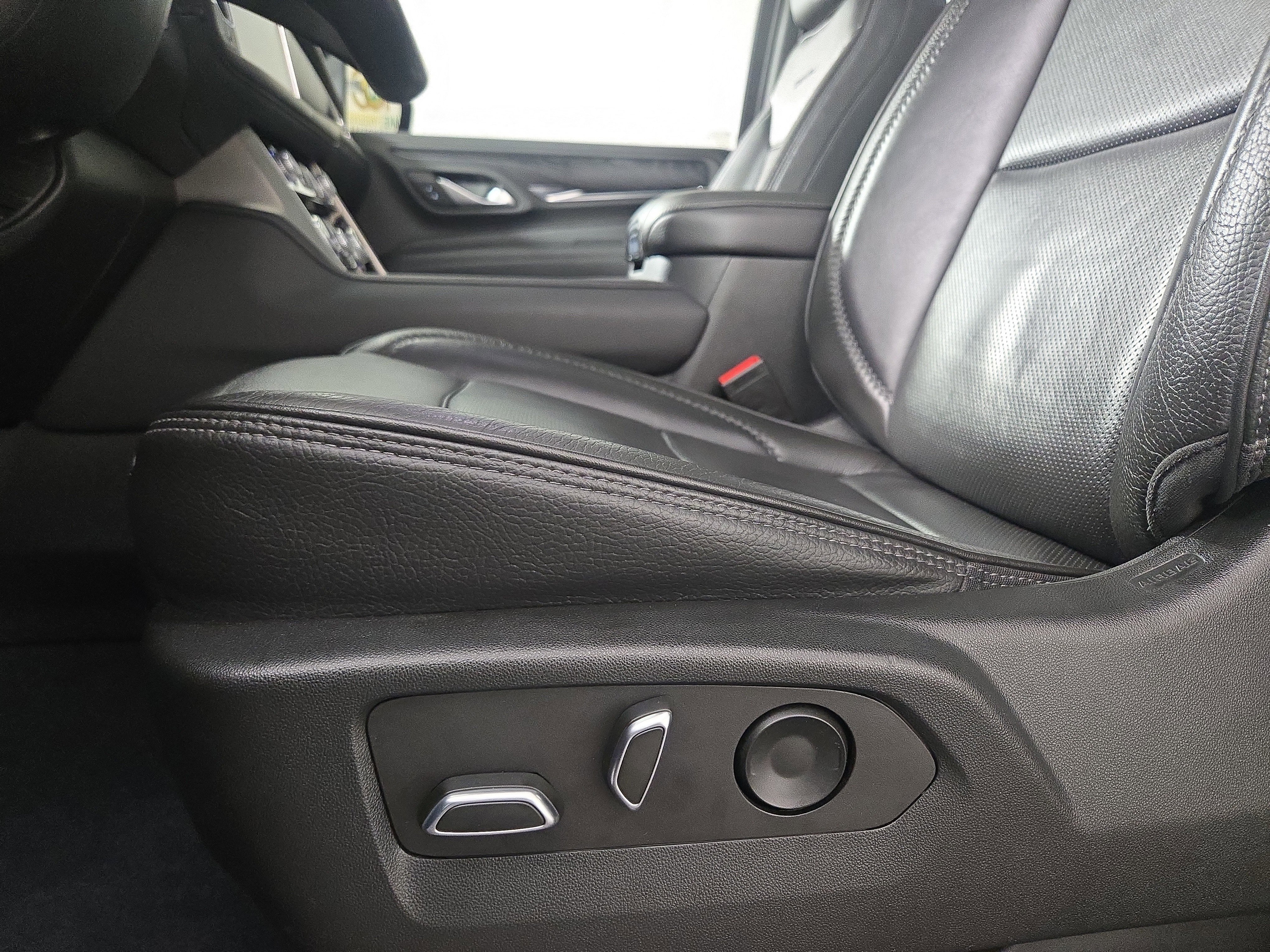 Certified 2022 GMC Yukon Denali image 32