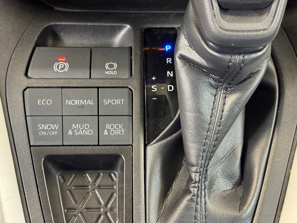 Used 2023 Toyota RAV4 XLE w/ XLE Grade Weather Package image 33