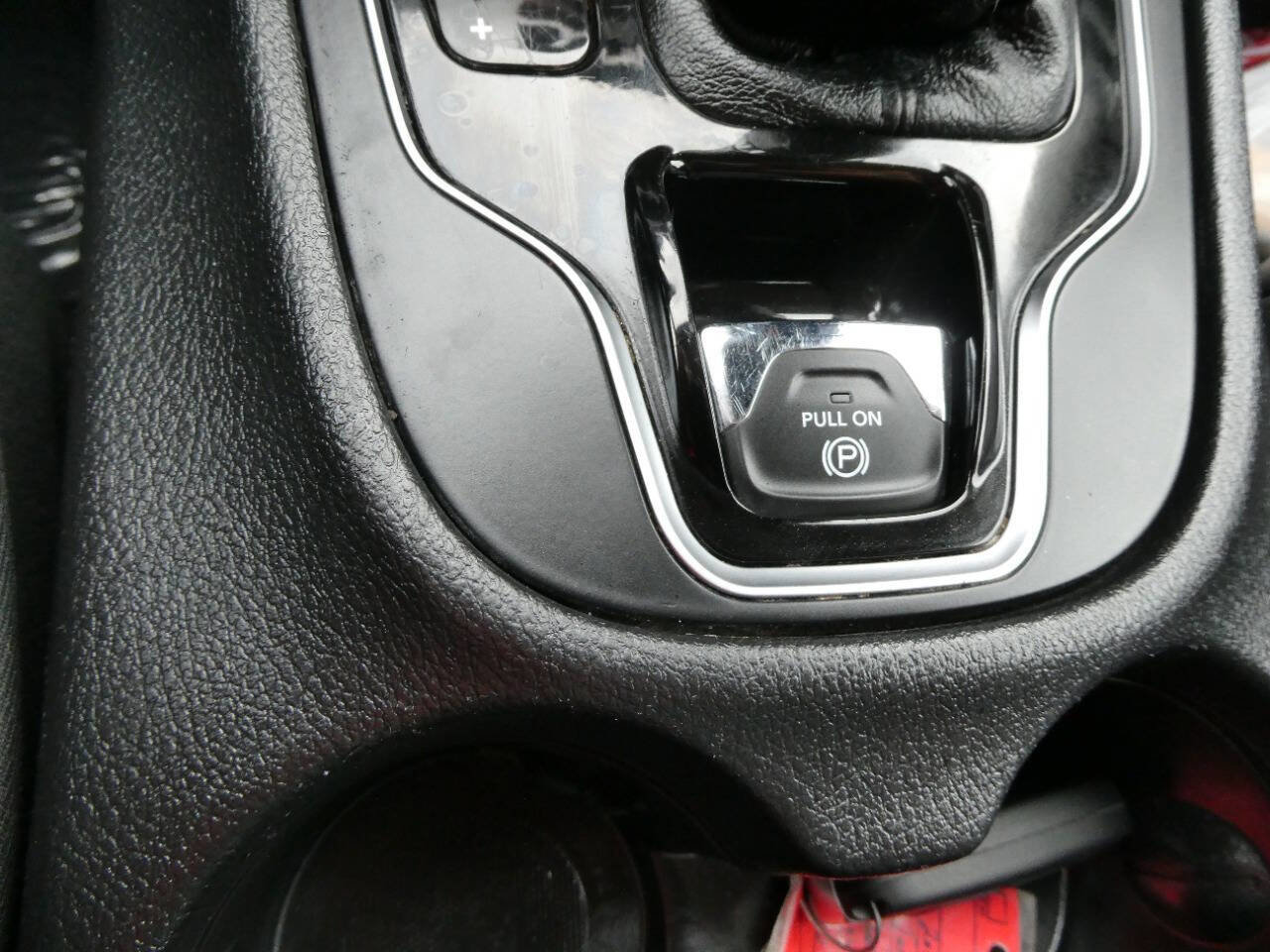 Used 2019 Jeep Cherokee Limited image 19