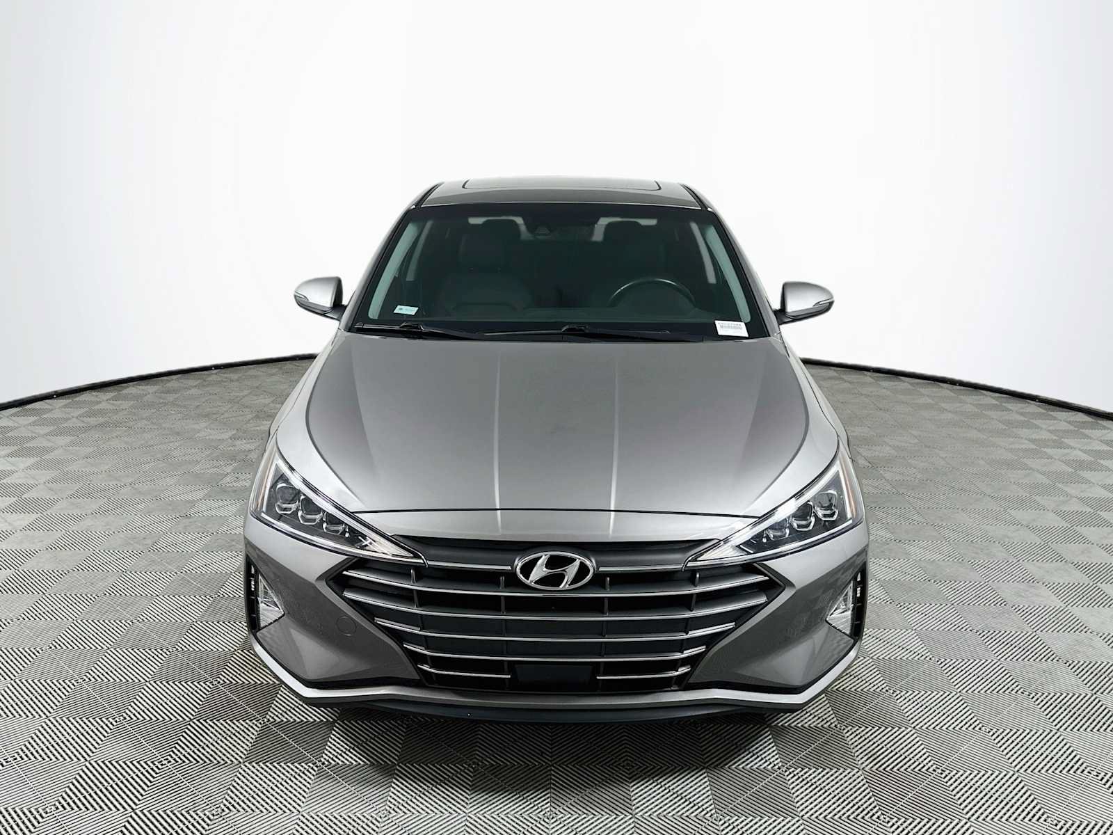 Used 2020 Hyundai Elantra Limited w/ Ultimate Package 03 FWD image 2