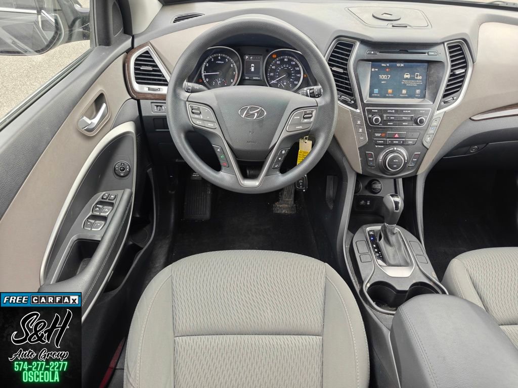 Used 2017 Hyundai Santa Fe SE FWD image 4