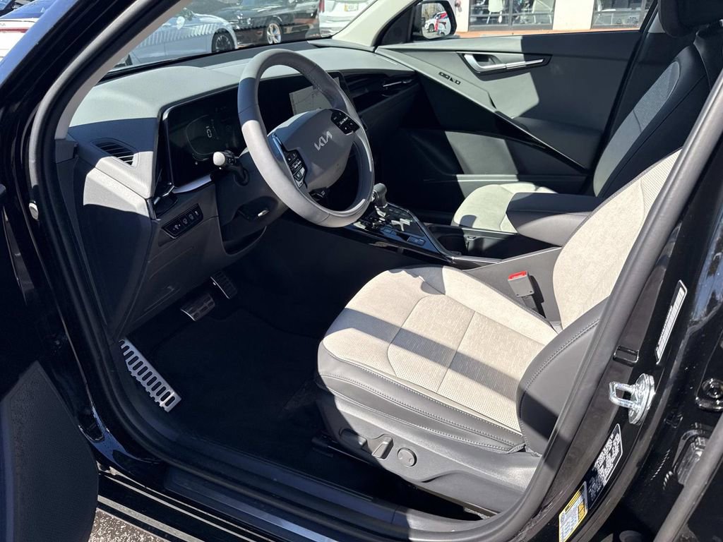 New 2026 Kia Niro SX Touring image 8