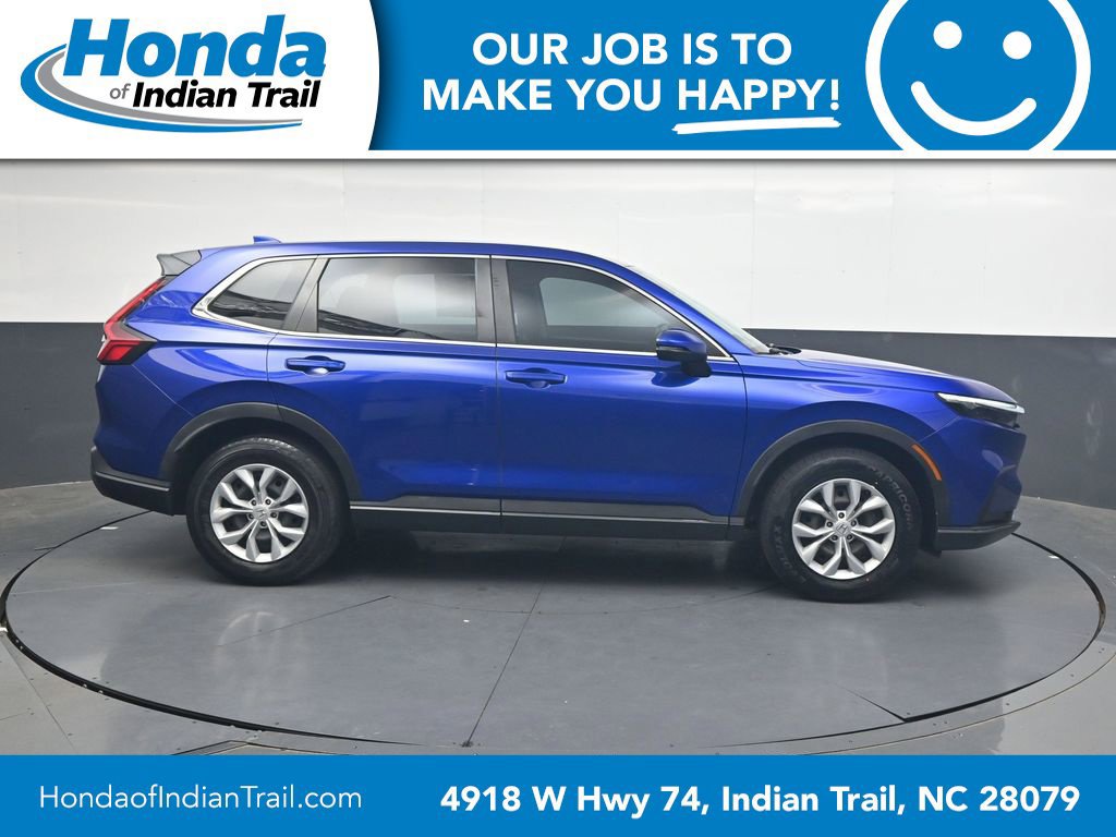 Used 2023 Honda CR-V LX image 3