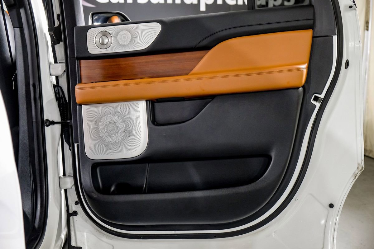 Used 2020 Lincoln Navigator L Reserve w/ Equipment Group 208A Reserve image 39