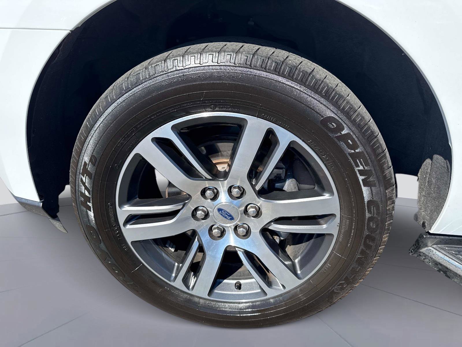 Used 2023 Ford Expedition Limited image 11