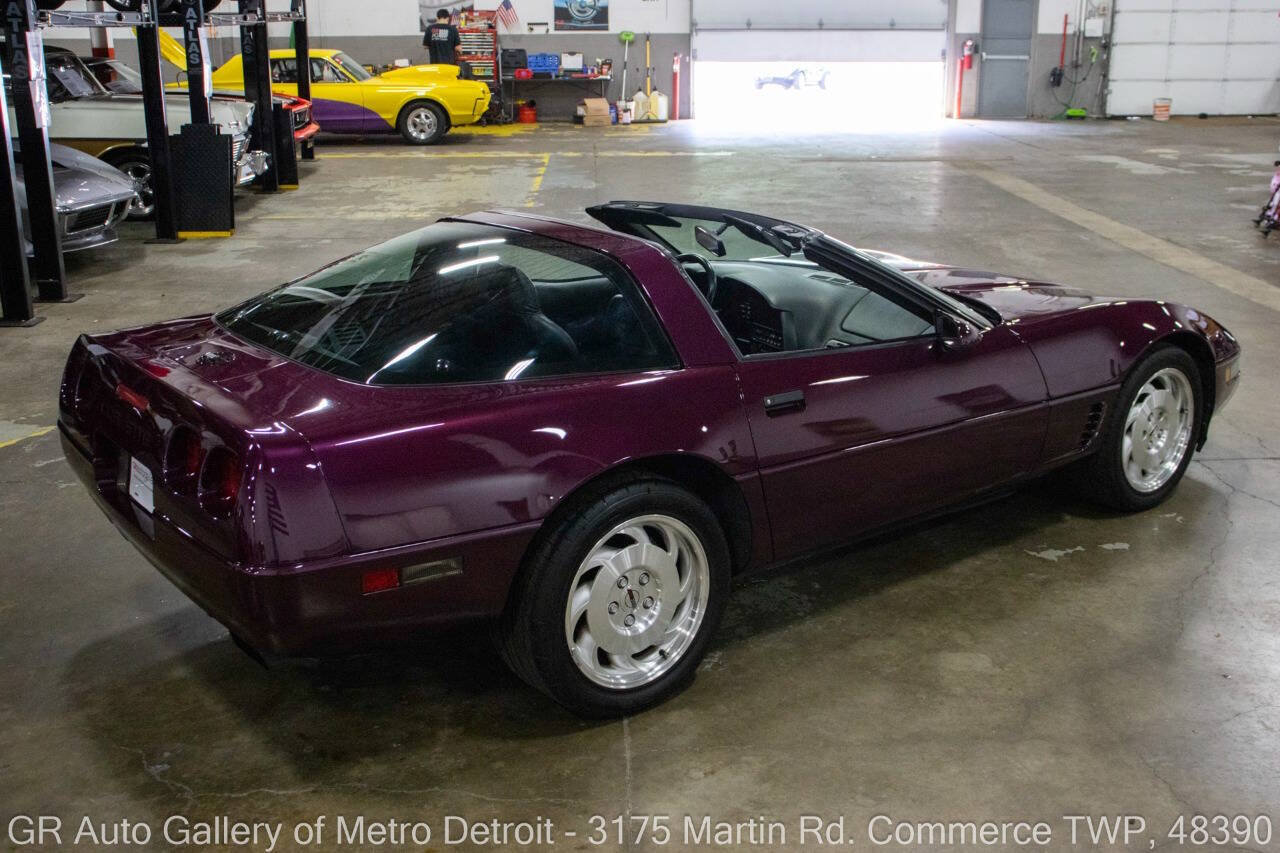 Used 1995 Chevrolet Corvette Coupe RWD image 8