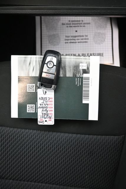 Used 2022 Ford Explorer XLT image 12