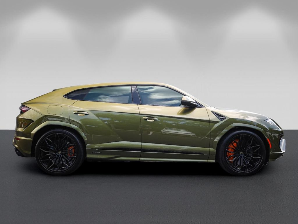 Used 2026 Lamborghini Urus SE AWD/4WD image 2