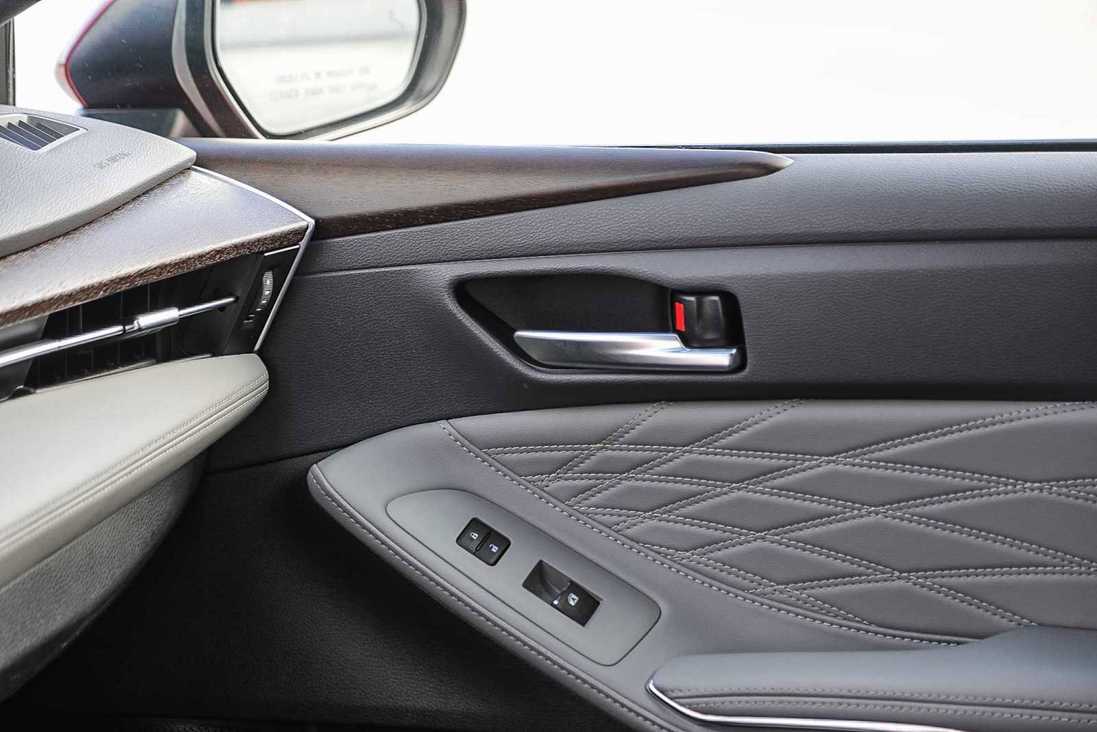 Certified 2019 Toyota Avalon Limited image 29