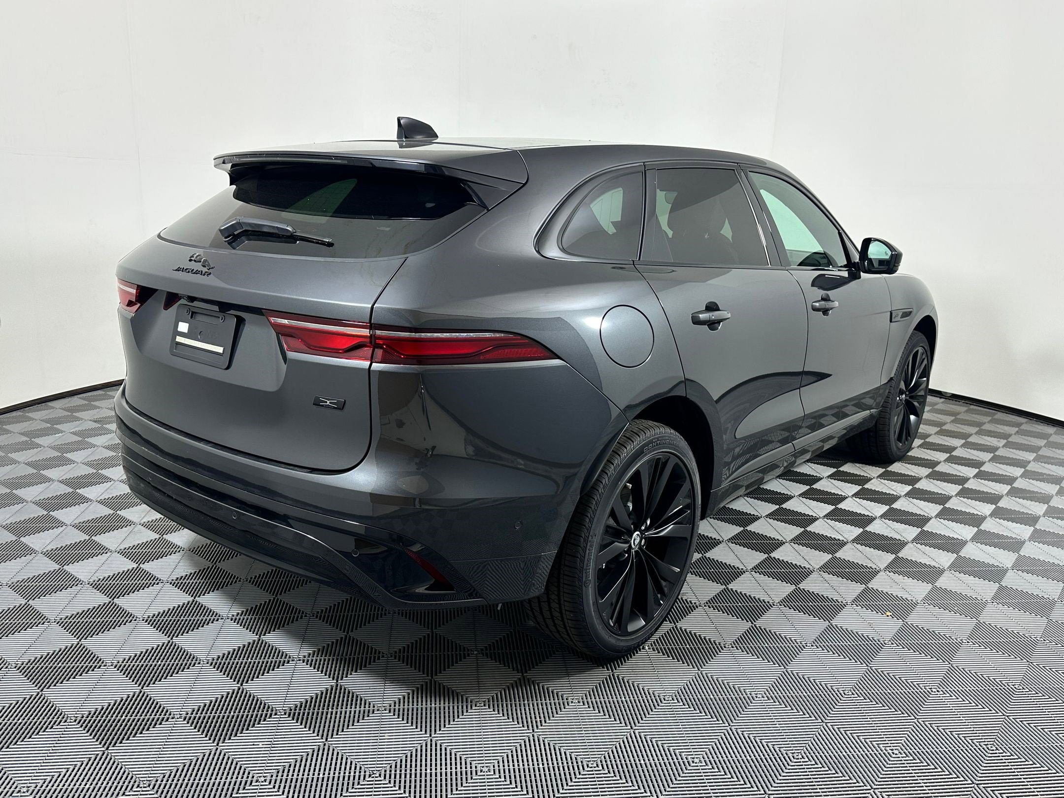 New 2026 Jaguar F-PACE R-Dynamic S image 7