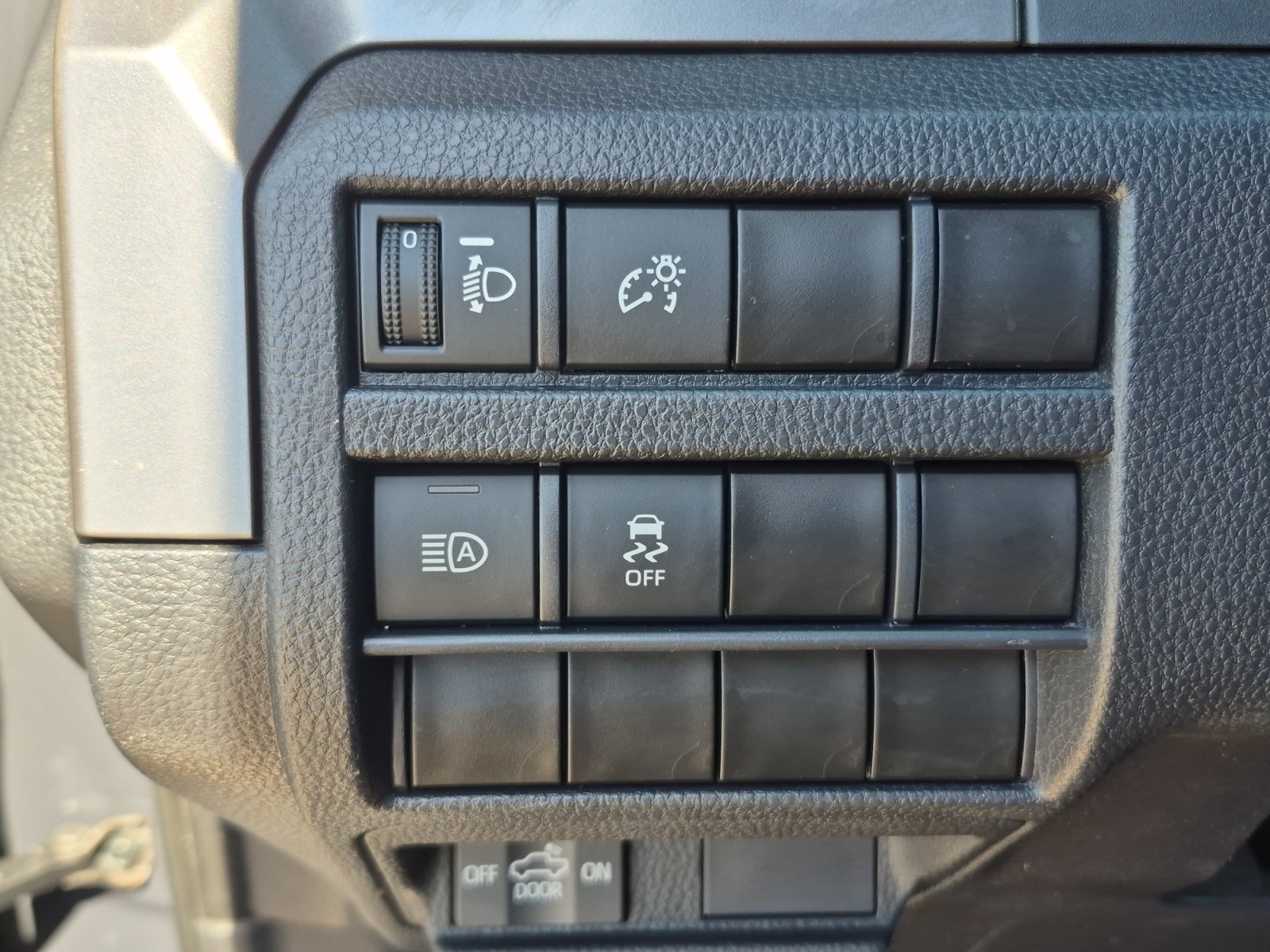 Used 2024 Toyota Tacoma TRD Off-Road AWD/4WD image 32