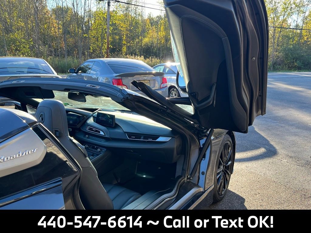 Used 2019 BMW i8 Roadster image 29