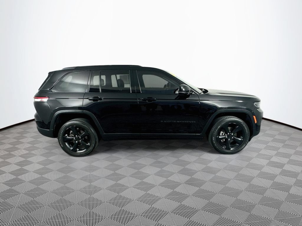 Certified 2023 Jeep Grand Cherokee Altitude AWD/4WD image 14