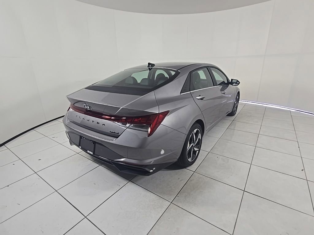 Used 2022 Hyundai Elantra Limited image 5